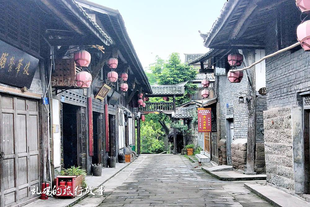 “杀人犯”事迹写入教科书,被当英雄18年,东窗事发判无期